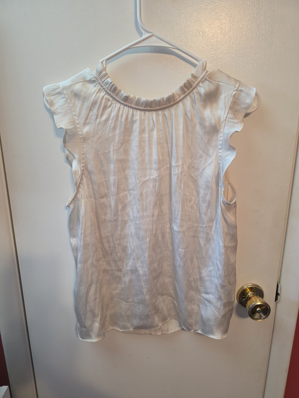 Banana Republic Women's Sleeveless Cream Colored Blouse Size Medium